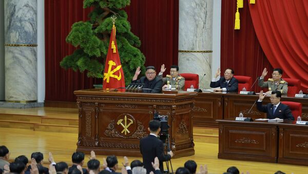 Líder norte-coreano, Kim Jong, un, durante reunião do Comitê Central do Partido dos Trabalhadores da Coreia - Sputnik Brasil
