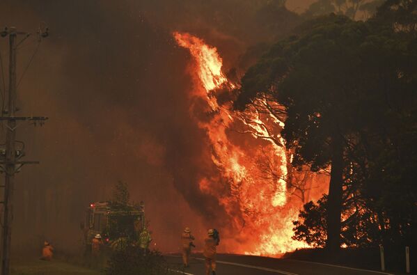 Incêndio próximo à cidade australiana de Bilpin - Sputnik Brasil