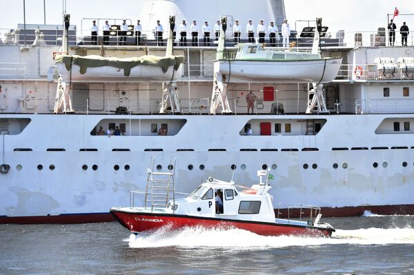 Navio de expedição russo faz parada no Rio de Janeiro antes de viajar rumo à Antártica (FOTOS) - Sputnik Brasil