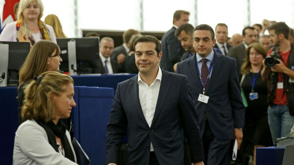 O premiê da Grécia, Alexis Tsipras, chega ao Parlamento Europeu. - Sputnik Brasil