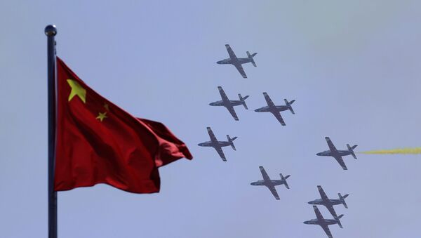 Aeronaves K-8 da equipe de acrobacia aérea da China Hongying (Águia Vermelha), apresentadas na 12ª Exposição Aeroespacial Internacional da China - Sputnik Brasil