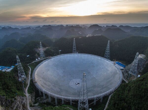 'Olho do Céu': China atinge 100% do funcionamento do maior radiotelescópio do mundo (FOTOS) - Sputnik Brasil
