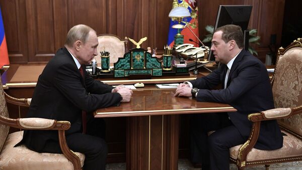 Encontro oficial entre o presidente da Rússia, Vladimir Putin, e o primeiro-ministro, Dmitry Medvedev, 15 de janeiro de 2020 - Sputnik Brasil