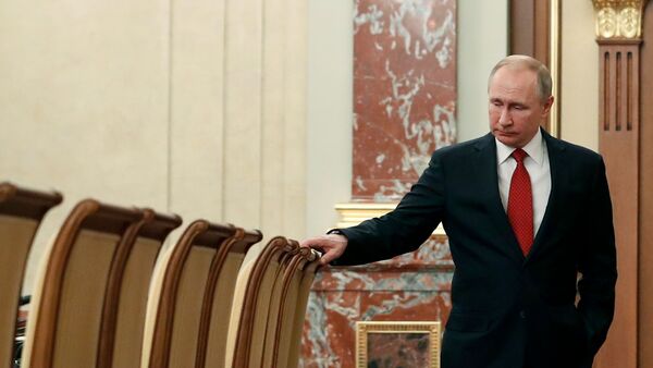 Presidente da Rússia, Vladimir Putin, pouco antes da renúncia do governo liderado por Dmitry Medvedev, em 15 de janeiro de 2020 - Sputnik Brasil