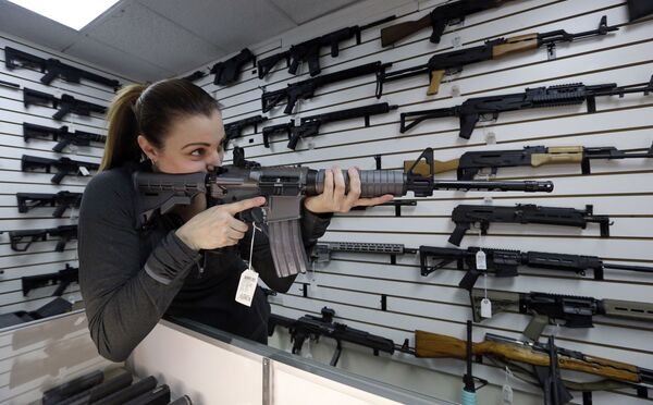 Comércio de armas: medidas da Casa Branca para facilitar exportação de armas devem impactar o Brasil - Sputnik Brasil