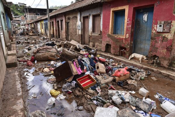 Vista da destruição material resultante das fortes chuvas em Belo Horizonte - Sputnik Brasil