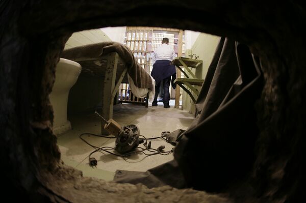 De Alcatraz a Parkhurst: como prisioneiros fugiram de prisões de segurança máxima - Sputnik Brasil