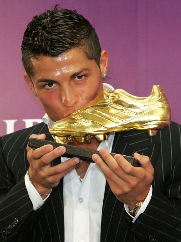 Cristiano Ronaldo na cerimônia do Golden Show em 2008 - Sputnik Brasil