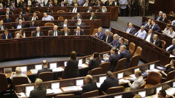 Primeiro ministro israelense, Benjamin Netanyahu, chefia sessão de votação no parlamento israelense, o Knesset, em Jerusalém (foto de arquivo) - Sputnik Brasil