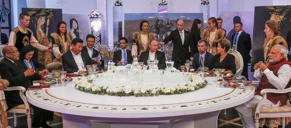 Presidenta Dilma Rousseff durante encontro com os demais líderes dos BRICS em Ufá, na Rússia - Sputnik Brasil