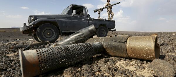 Segundo a Cruz Vermelha, os ataques da coalizão liderada pela Arábia Saudita desde o final de março são a principal causa das mortes de civis no Iêmen Segundo a Cruz Vermelha, os ataques da coalizão liderada pela Arábia Saudita desde o final de março são a principal causa das mortes de civis no Iêmen - Sputnik Brasil