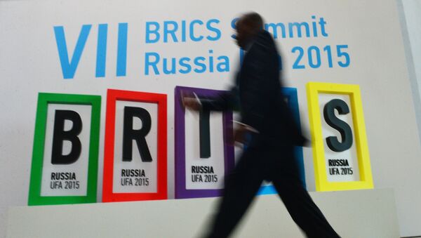 Logotipo da 7ª cúpula dos BRICS, em Ufa, na Rússia - Sputnik Brasil