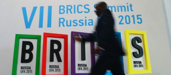 Logotipo da 7ª cúpula dos BRICS, em Ufa, na Rússia - Sputnik Brasil