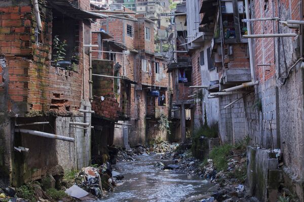 Mais saneamento e menos plástico crescem no Brasil e já fazem a diferença, diz analista - Sputnik Brasil