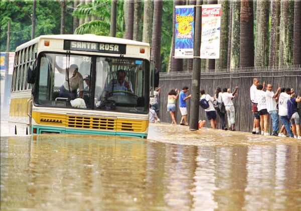 Brasil pode evitar 'desastre urbano' em meio à piora das chuvas e mudança do clima? Brasil pode evitar 'desastre urbano' em meio à piora das chuvas e mudança do clima? - Sputnik Brasil