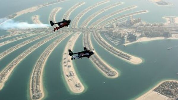 Jetman sobrevoando Dubai (foto de arquivo) - Sputnik Brasil