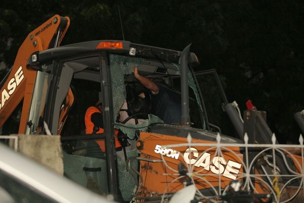 Após ser baleado, senador Cid Gomes deixa UTI de hospital no Ceará - Sputnik Brasil
