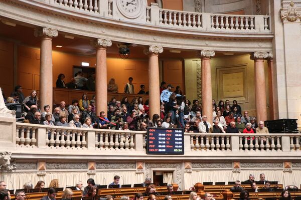 Em 1ª votação, Portugal aprova descriminalização da eutanásia Em 1ª votação, Portugal aprova descriminalização da eutanásia - Sputnik Brasil