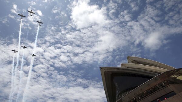 Força Aérea australiana sobrevoa a Casa de Ópera durante as celebrações do dia da Austrália, em Sydney (foto de arquivo) - Sputnik Brasil