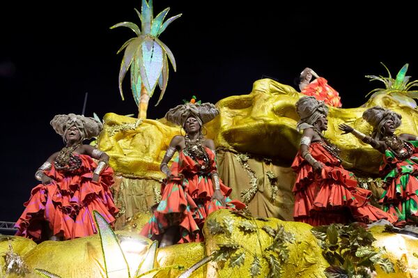 Jesus negro, pobre e alvo da polícia é destaque na Sapucaí - Sputnik Brasil