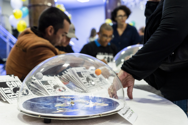 Por que os 11 milhões de brasileiros terraplanistas se escondem nas redes sociais? Por que os 11 milhões de brasileiros terraplanistas se escondem nas redes sociais? - Sputnik Brasil