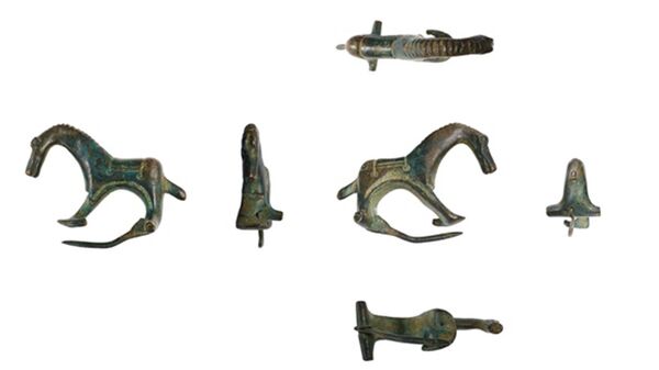 Raro broche romano de 1.800 anos é descoberto no Reino Unido (FOTOS) - Sputnik Brasil