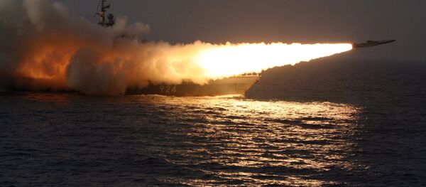 Míssil supersônico Moskit disparado de navio. - Sputnik Brasil
