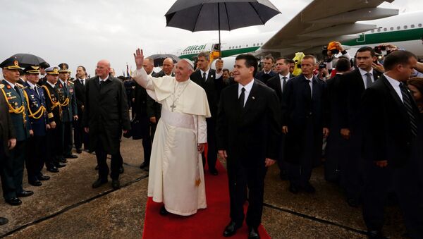 O Presidente da República do Paraguai, Horacio Cartes, recebe o Papa Francisco, em visita histórica ao Paraguai - Sputnik Brasil