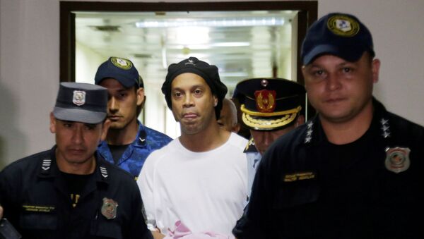 Ronaldinho Gaúcho é preso no Paraguai, acusado de tentar entrar no país com documentos falsos - Sputnik Brasil