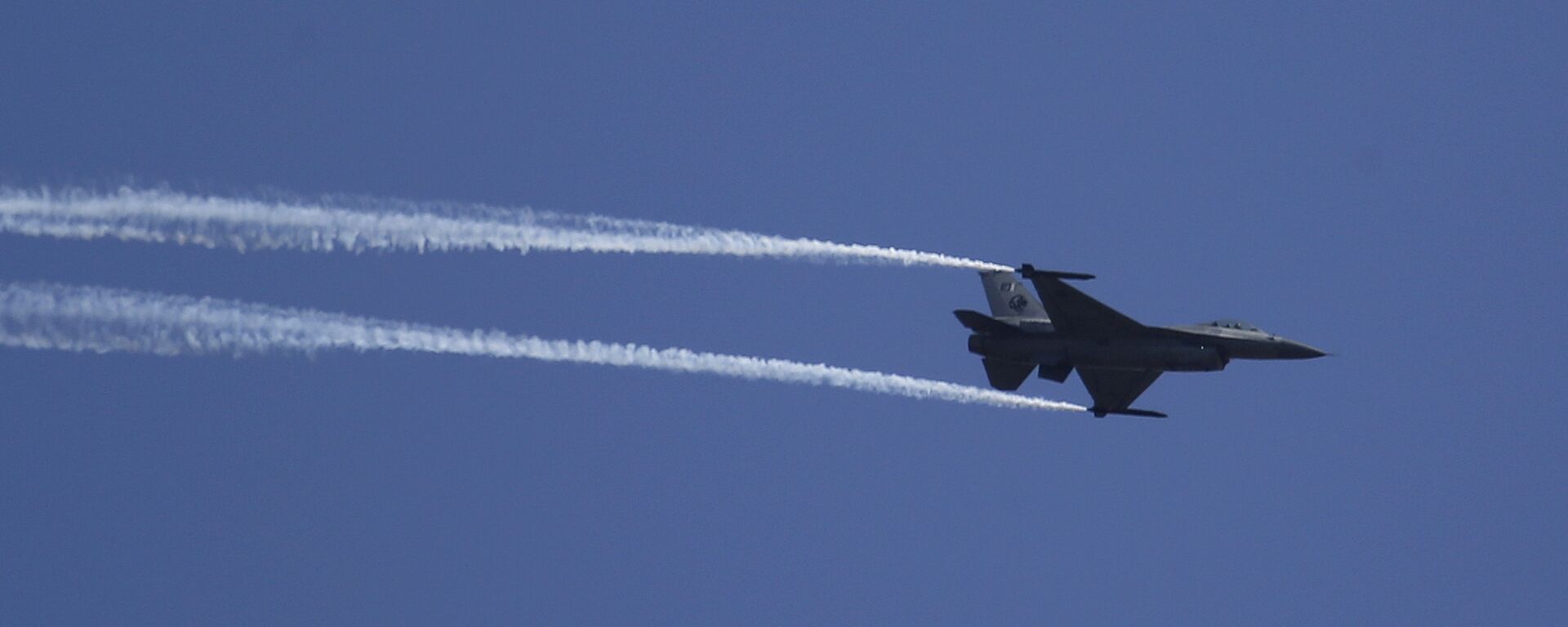 Caça da Força Aérea do Paquistão em ensaio para festejos do Dia Nacional do país - Sputnik Brasil, 1920, 18.01.2024