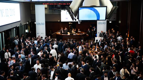 Investidores lotam o saguão da B3 (Bolsa de valores), em São Paulo. - Sputnik Brasil