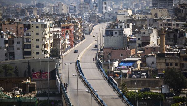 Estrada quase vazia em Beirute, Líbano, neste domingo, 15 de março de 2020 - Sputnik Brasil