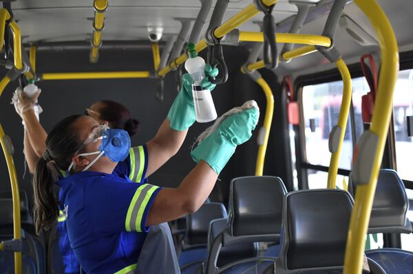 Pacote de Paulo Guedes contra crise econômica é insuficiente, dizem economistas - Sputnik Brasil