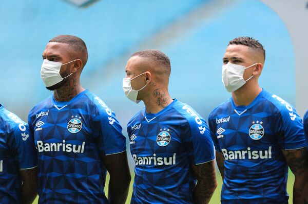 'Sempre vai ter um pouco de risco', diz médico sobre retorno do Brasileirão - Sputnik Brasil