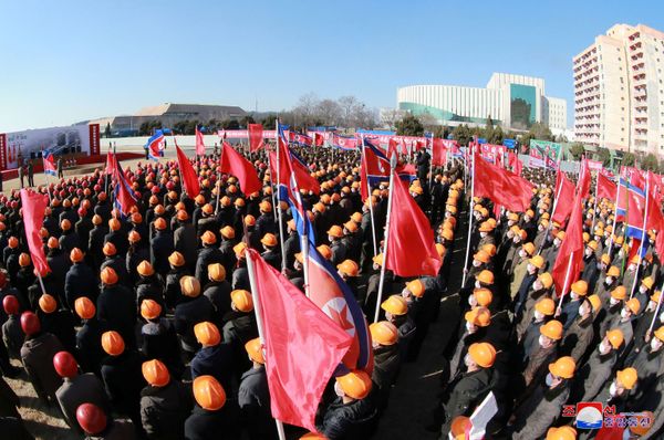 Coreia do Norte batalha contra coronavírus apesar de sanções Coreia do Norte batalha contra coronavírus apesar de sanções - Sputnik Brasil