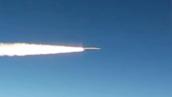 Lançamento do míssil hipersônico do sistema russo Kinjal (foto de referência) - Sputnik Brasil