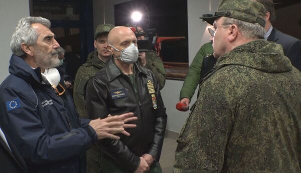 Chefe do Estado-Maior da Itália agradece à Rússia pela ajuda enviada para combater o novo coronavírus Chefe do Estado-Maior da Itália agradece à Rússia pela ajuda enviada para combater o novo coronavírus - Sputnik Brasil