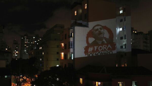 Panelaço durante pronunciamento de Jair Bolsonaro em São Paulo, pedindo a saída do presidente - Sputnik Brasil