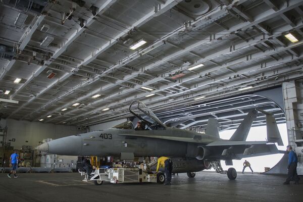 Revelado entupimento frequente e custoso das privadas dos novos porta-aviões dos EUA - Sputnik Brasil