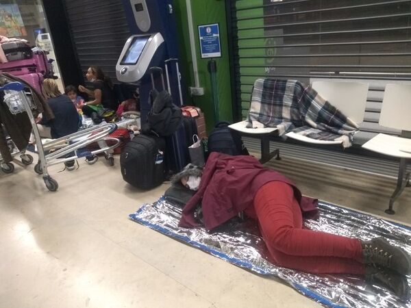 Embaixada brasileira prepara queixa contra LATAM por desrespeito a passageiros retidos em Portugal - Sputnik Brasil