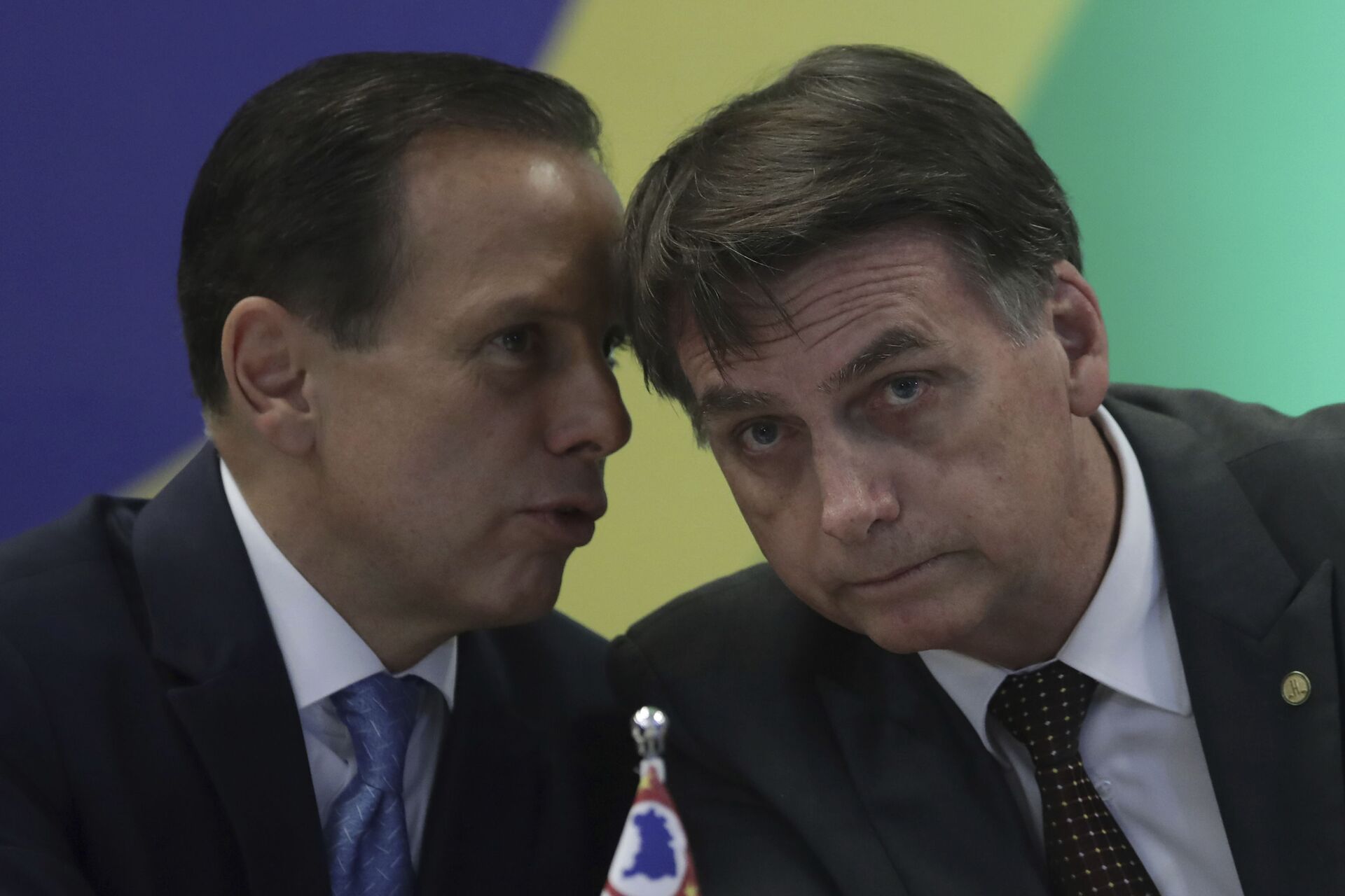 Governador de SP, João Doria, ao lado do presidente, Jair Bolsonaro, durante evento em Brasília antes do pleito de 2018 (foto de arquivo) - Sputnik Brasil, 1920, 10.12.2021