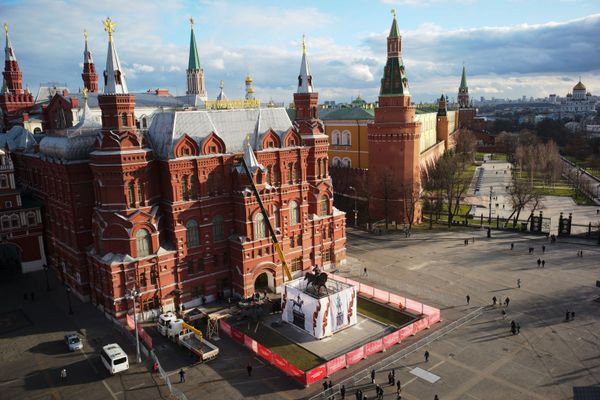 Novo monumento ao marechal soviético Zhukov instalado na praça Manezhnaya, em Moscou, Rússia Novo monumento ao marechal soviético Zhukov instalado na praça Manezhnaya, em Moscou, Rússia - Sputnik Brasil
