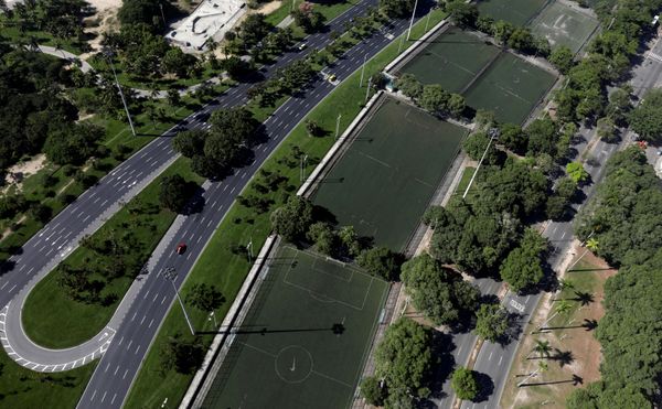 Campos de futebol vazios no Flamengo, Rio de Janeiro, 26 de março de 2020 - Sputnik Brasil