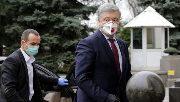 Ex-presidente ucraniano Pyotr Poroshenko se dirigindo para uma reunião extraordinária do Parlamento ucraniano em Kiev, na Ucrânia - Sputnik Brasil
