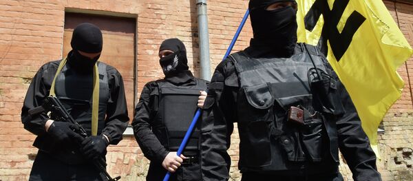 Ultranacionalistas ucranianos do Setor de Direita - Sputnik Brasil