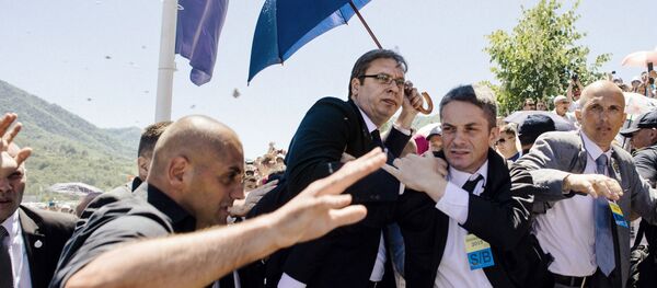 O primeiro-ministro Alexander da Sérvia Aleksandar Vucic em Srebrenica - Sputnik Brasil