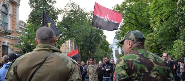 Manifestação em Kiev, no último sábado (11),  em apoio ao grupo ultranacionalista ucraniano Setor de Direita - Sputnik Brasil