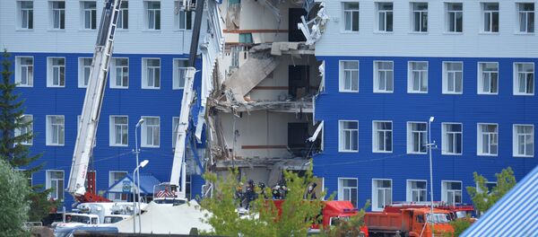 Alojamento militar que desabou em Omsk. - Sputnik Brasil