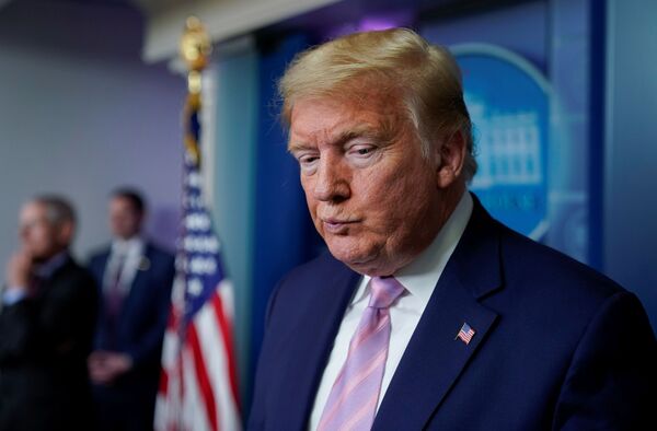 COVID-19: Trump ameaça cortes contra OMS em dia de quase 2 mil mortes nos EUA - Sputnik Brasil