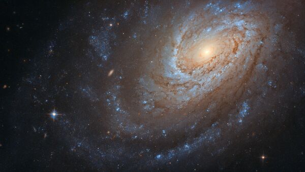 Galáxia canibal, NGC 4651 - Sputnik Brasil